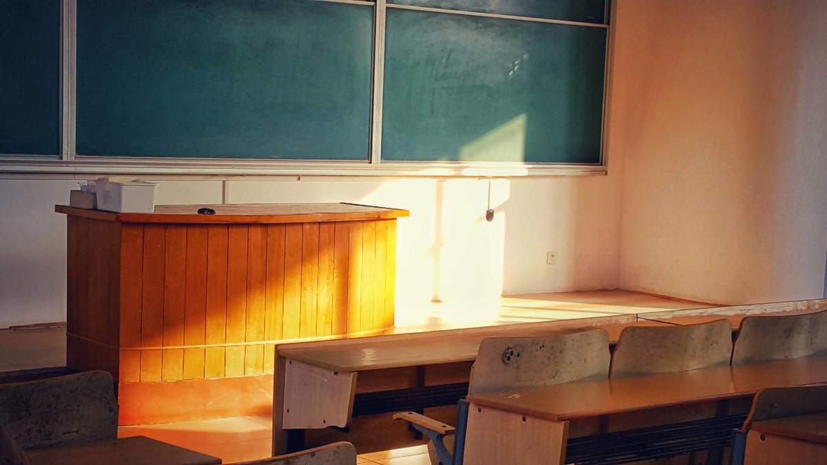 Optimal Classroom Temperature to Improve Student Learning Optimal Classroom Temperature to Improve Student Learning